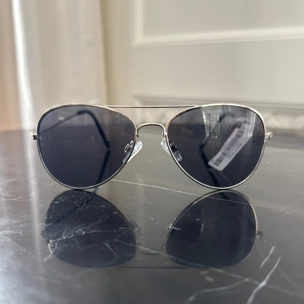 NWT Gymboree Stylish Silver Aviator Sunglasses Size 4 and Up